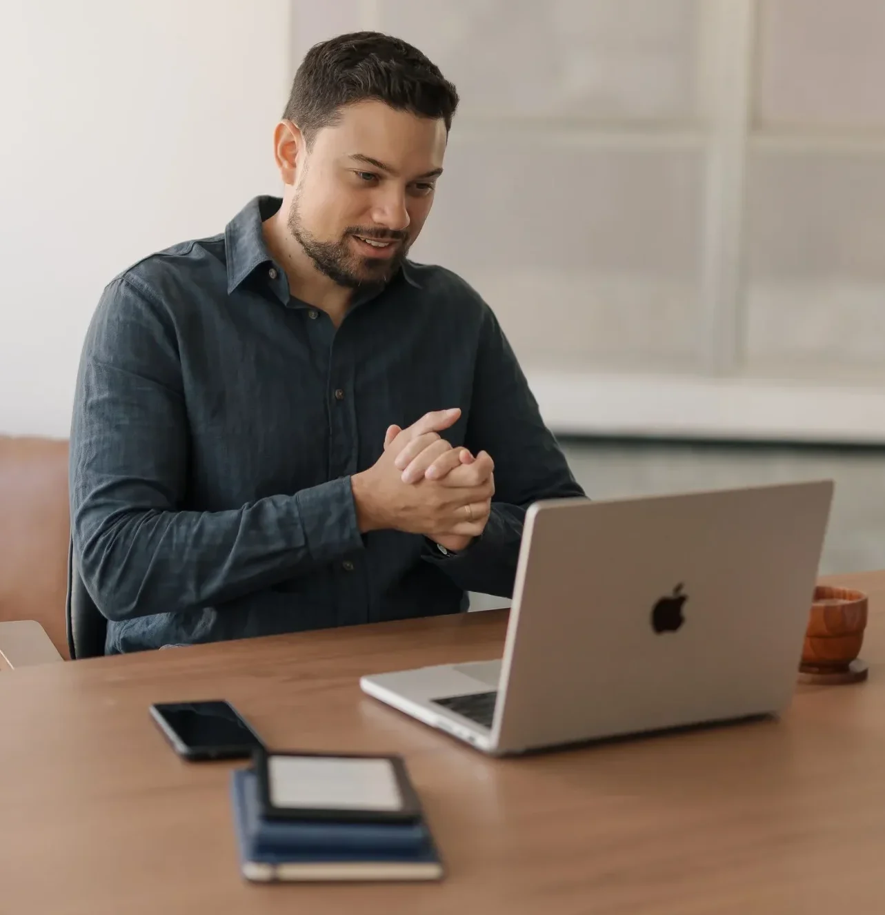 simulação de uma sessão online de terapia junguiana